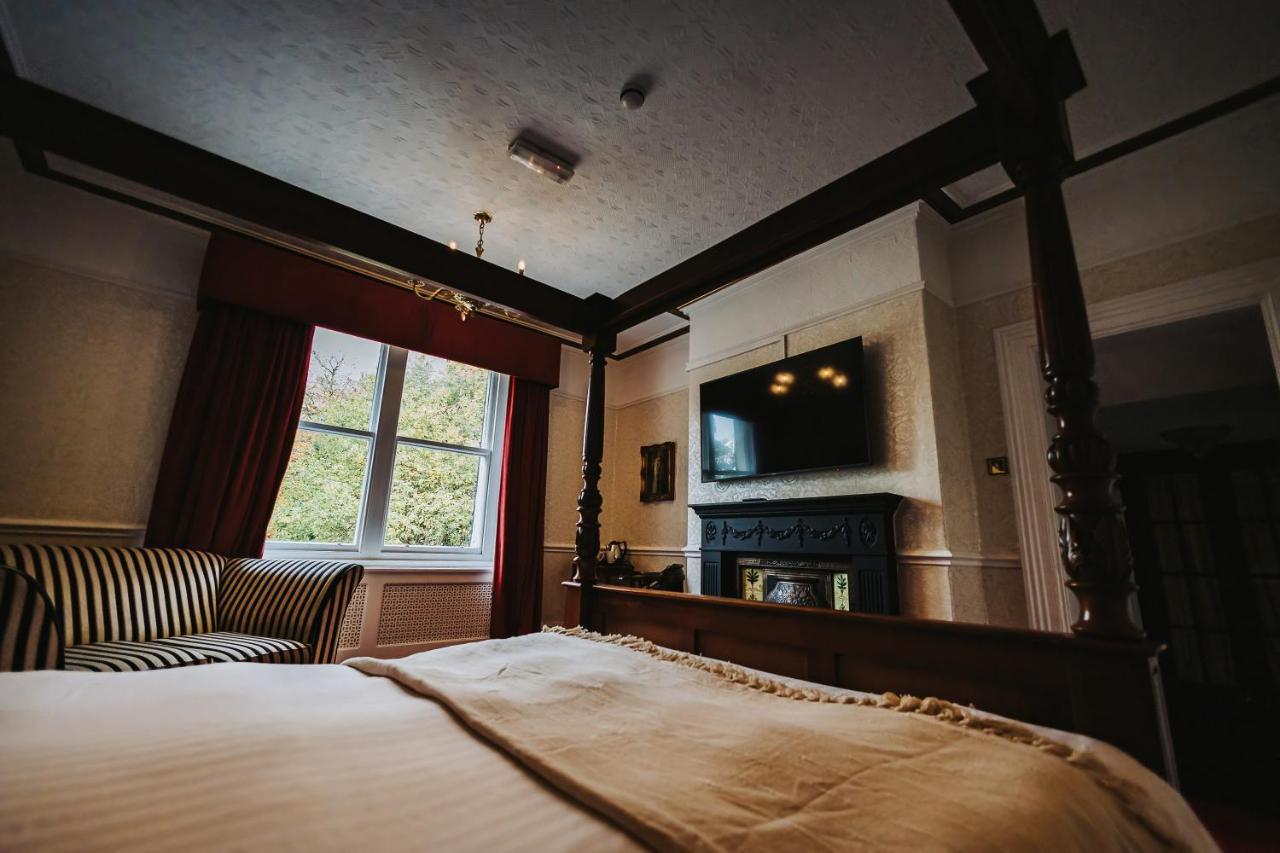 Brook Hall 3* Childer Thornton