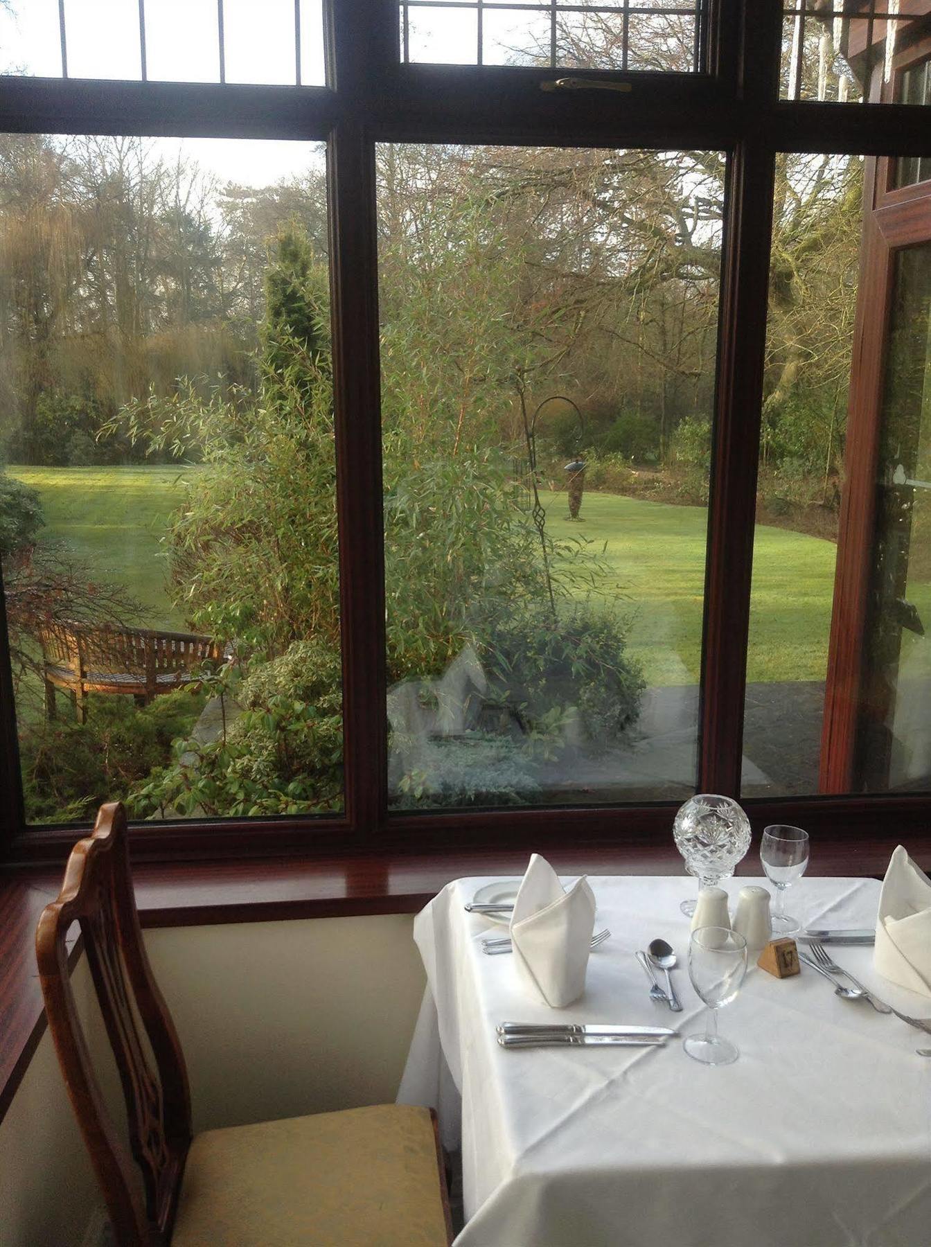 Brook Hall Hotel 3*