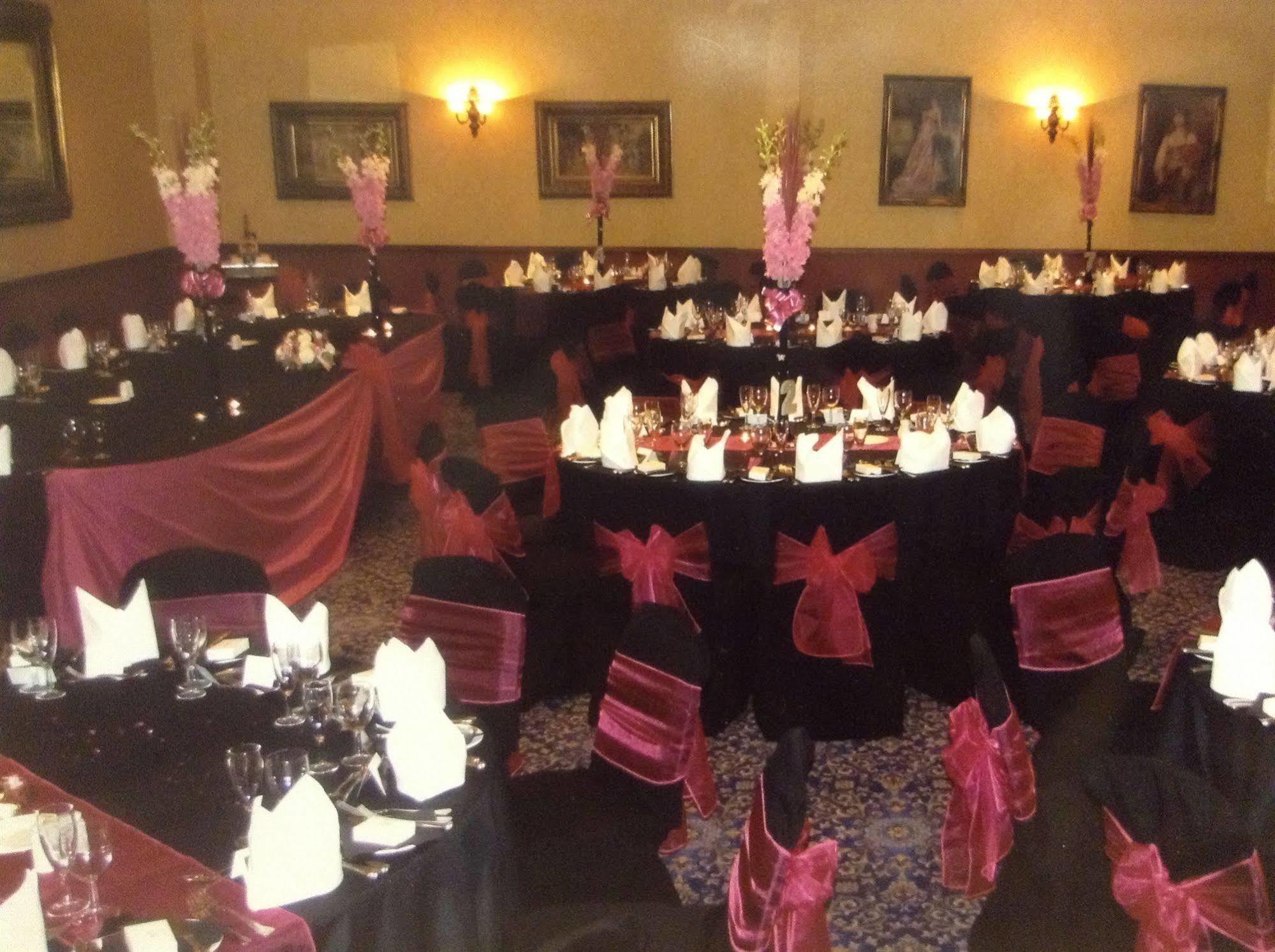 Brook Hall 3*